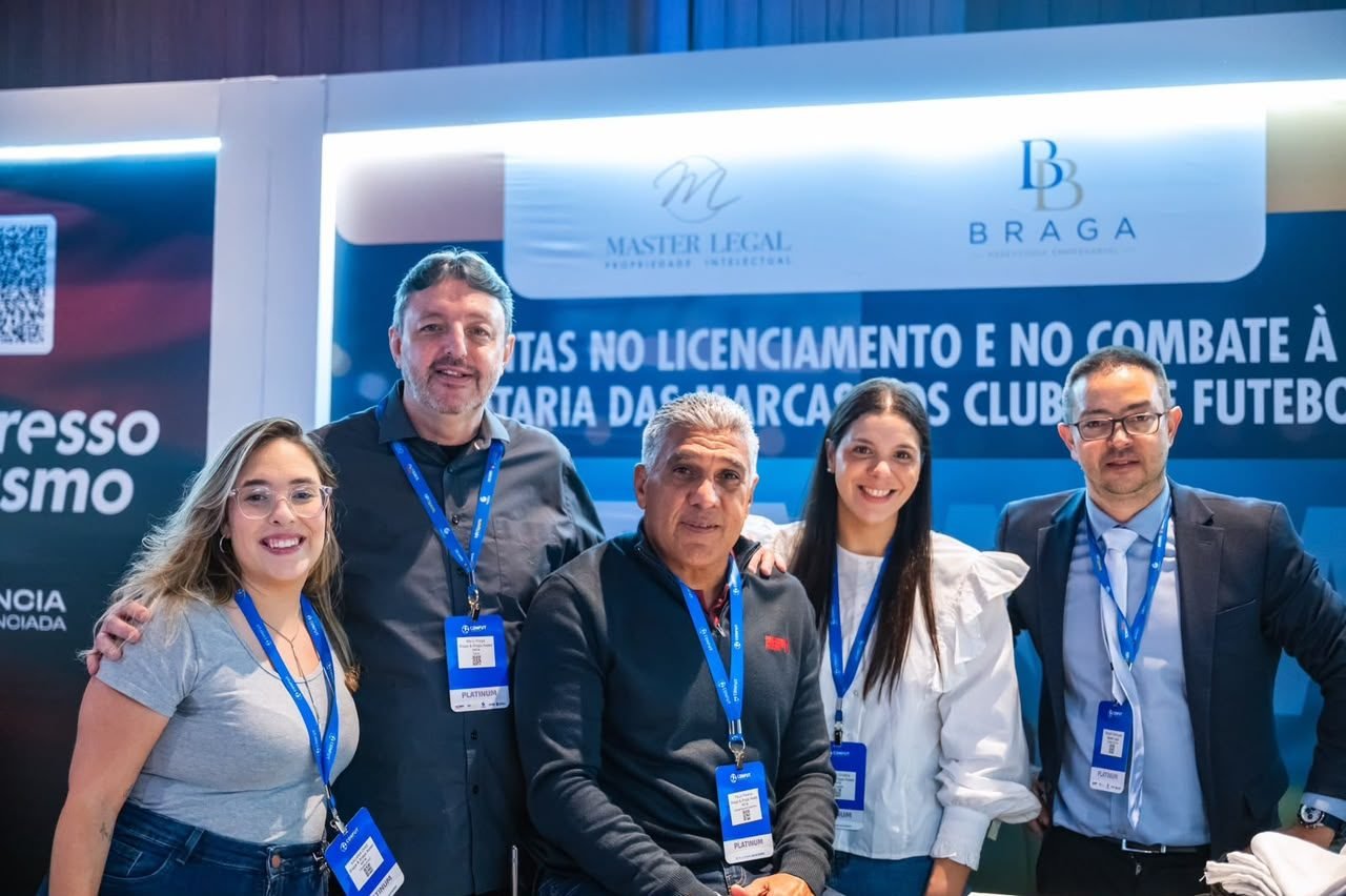 A equipe da Master Legal e da Braga Assessoria no estande